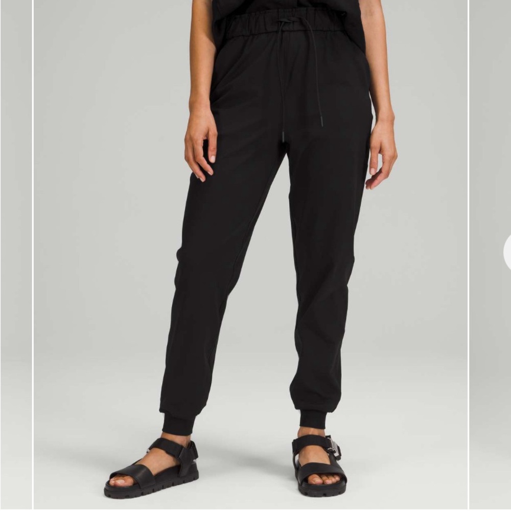 Lululemon stretch high rise jogger in black